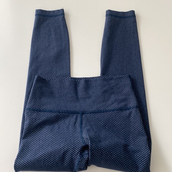 SOLD>>Lululemon Wunder Under HR 25"
Pacific Pointe Jacquard True Navy Onyx Blue - Picture 8 of 10